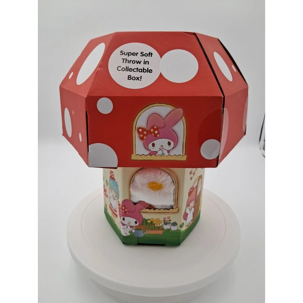 NEW w/Tag Hello Kitty‎ and Friends Plush Throw Blanket With Collectible Box